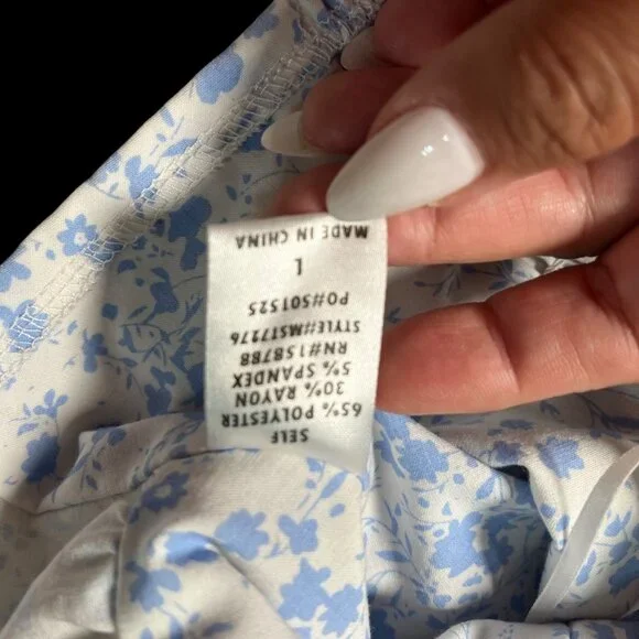 Mable at Anthropologie  Women's Floral Smocked Crop Top With Front Tie - Size La - Picture 3 of 4